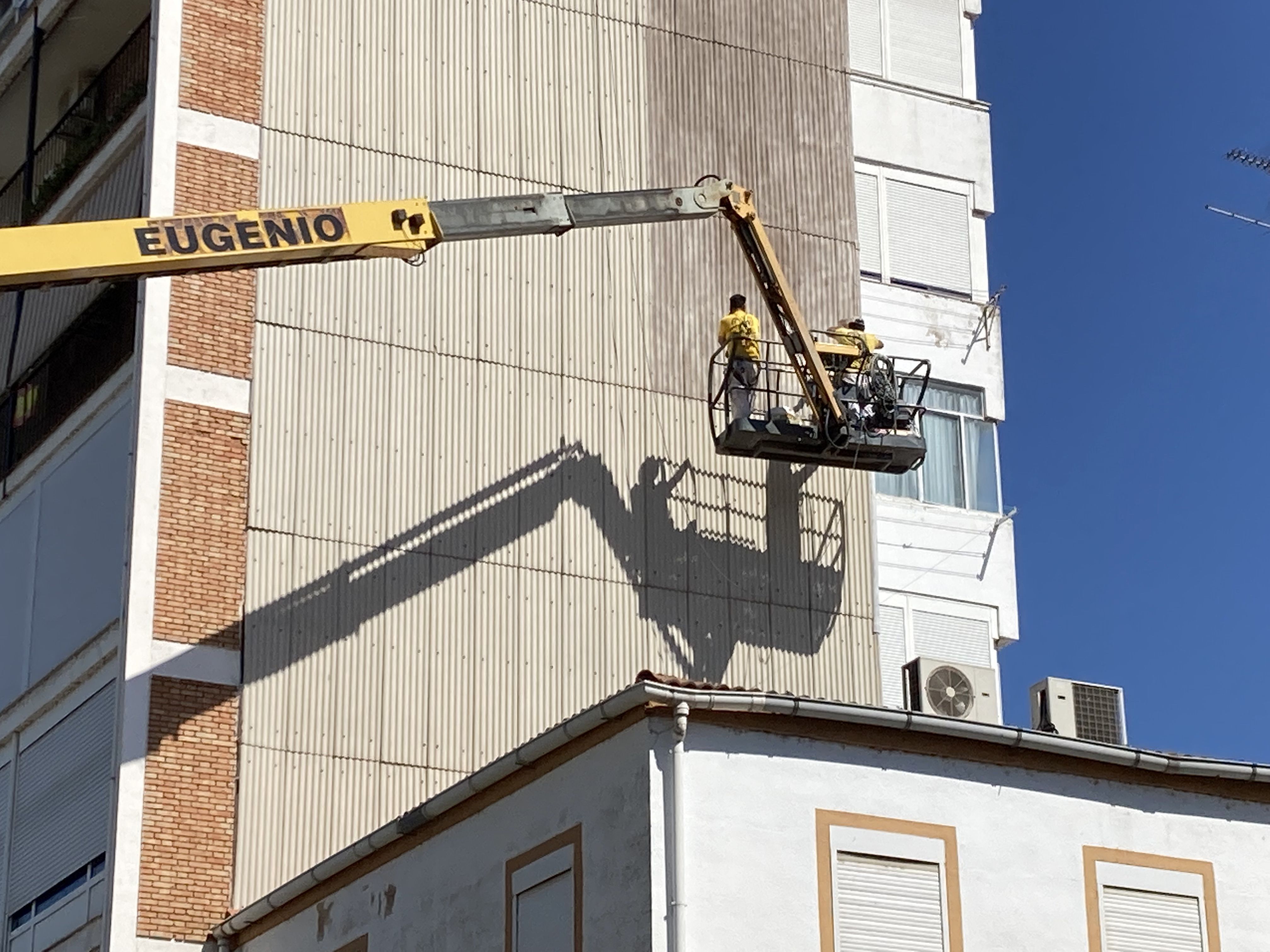 Aplicacion de corcho sobre parametro de amianto
